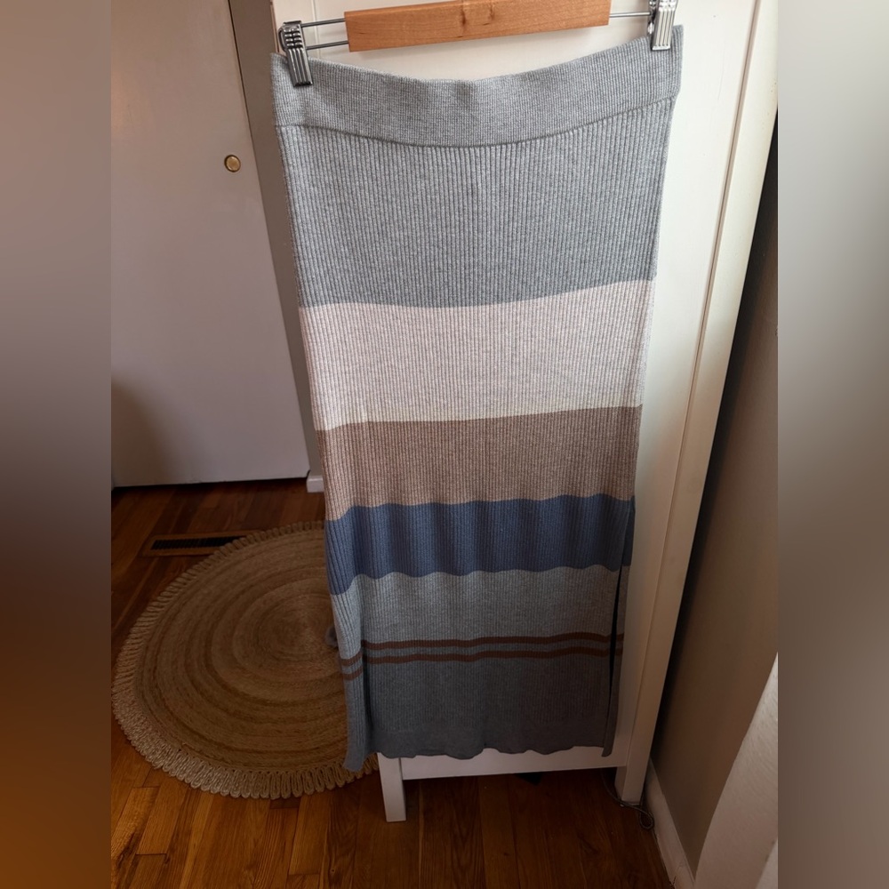 NWT Splendid Gray and Blue Striped Knit Skirt